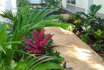 هتل Matumaini Guest House