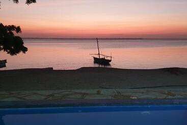 هتل Matumaini Guest House
