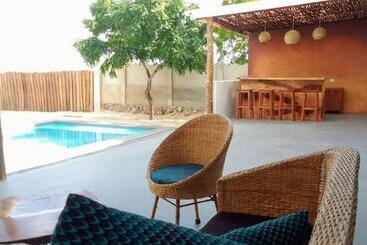 هتل Matumaini Guest House