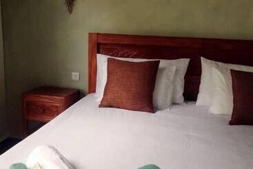 هتل Matumaini Guest House