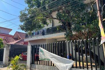 هتل Oyo 93137 Kost Maharaja