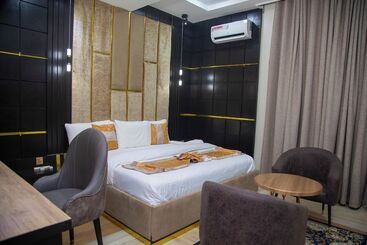 Modelo Hotel And Suites