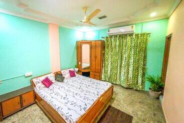 Nomadic Hostel
