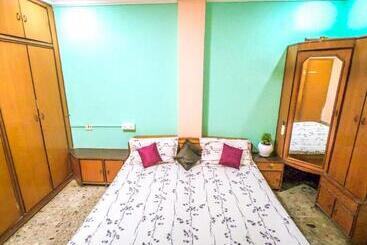 Nomadic Hostel