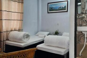 پانسیون Dream Home Guest House