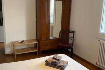 پانسیون Jazz Room 2