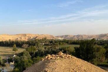 منتجع جلامبنغ   Glamping Resort