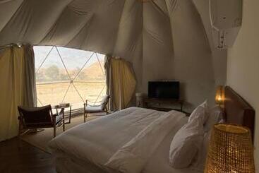 منتجع جلامبنغ   Glamping Resort
