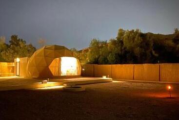 منتجع جلامبنغ   Glamping Resort