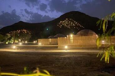 منتجع جلامبنغ   Glamping Resort