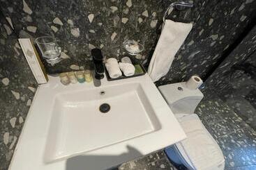 منتجع جلامبنغ   Glamping Resort