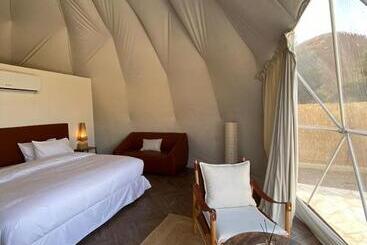 منتجع جلامبنغ   Glamping Resort