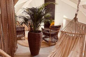 تختخواب و صبحانه Chambre Bohème Chez Rachel