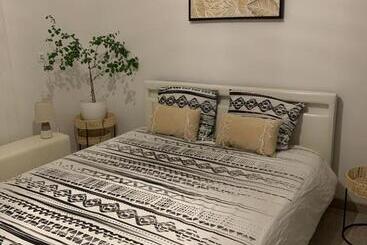 تختخواب و صبحانه Chez Mat