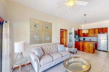 هتل A1 At Blue Water Beach Villas