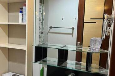 هتل Appleone Ayala Condo With Balcony