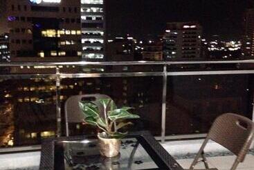 هتل Appleone Ayala Condo With Balcony