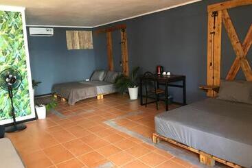 هتل Bon Vivant Front De Mer   Ile Rodrigues