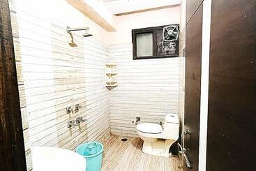 Hotel City Night    Near Ludhiana Railway Station   Super Suites Rooms    Special For Families, Couples &
