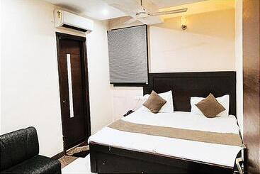 Hotel City Night    Near Ludhiana Railway Station   Super Suites Rooms    Special For Families, Couples &