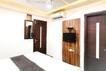 Hotel City Night    Near Ludhiana Railway Station   Super Suites Rooms    Special For Families, Couples &