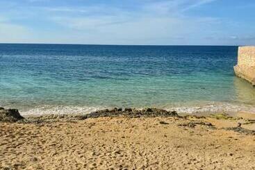 هتل Evelin S On The Beach