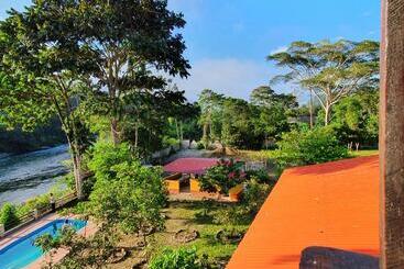 هتل Paraiso Pilcopata Inn