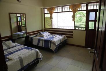 هتل Paraiso Pilcopata Inn