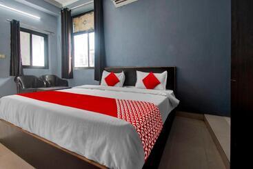 هتل Grand Aana Inn