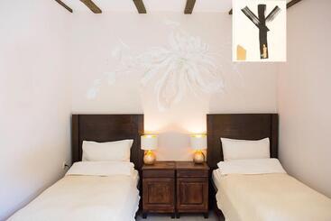 بنسيون стаи за гости в ритрийт център светлина мир любов Guest Rooms In Light Peace Love Center
