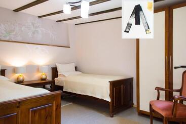 بنسيون стаи за гости в ритрийт център светлина мир любов Guest Rooms In Light Peace Love Center