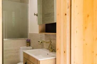 بنسيون стаи за гости в ритрийт център светлина мир любов Guest Rooms In Light Peace Love Center