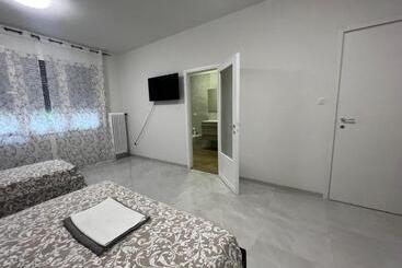 پانسیون Casa Roma Rooms&apartments