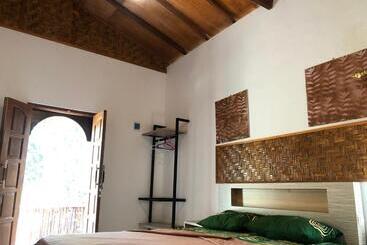 پانسیون Gania Guest House