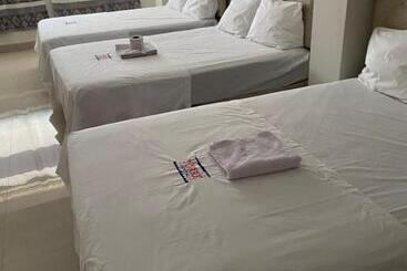 پانسیون Latorre Hostal