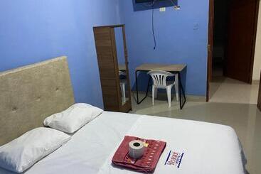 پانسیون Latorre Hostal