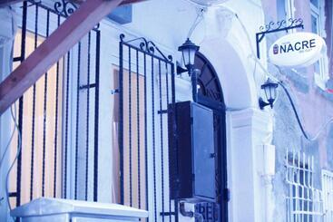 Taksim Nacre 360 Suit