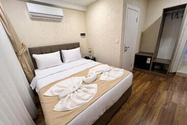 Taksim Nacre 360 Suit