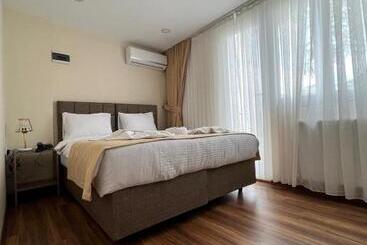 Taksim Nacre 360 Suit