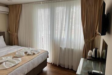 Taksim Nacre 360 Suit