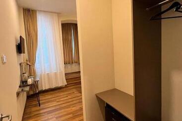 Taksim Nacre 360 Suit