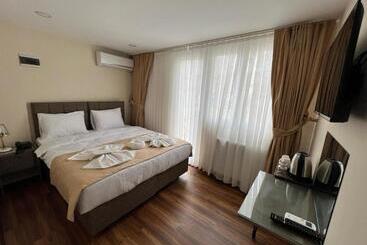Taksim Nacre 360 Suit