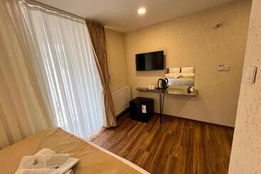 Taksim Nacre 360 Suit