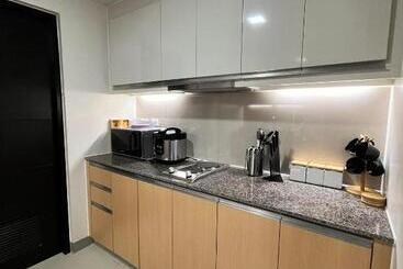 Eastwood Global Plaza Luxury Residence