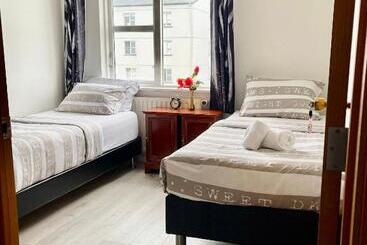 تختخواب و صبحانه G 1215 Apartment