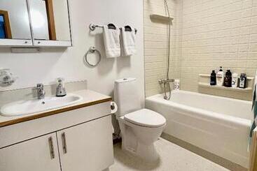 تختخواب و صبحانه G 1215 Apartment