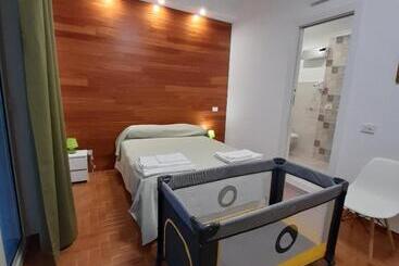 تختخواب و صبحانه L Attico Di Matilde
