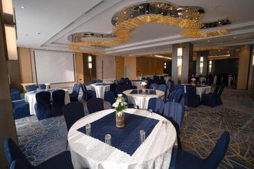 هتل Best Western Plus Danat Almansak