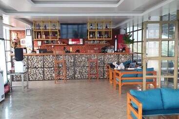 هتل Dhikidada Resort
