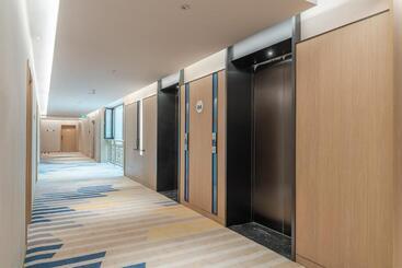 هتل Holiday Inn Express Dandong City Center, An Ihg